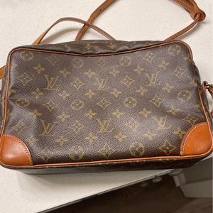 Louis Vuitton Trocadero 30 Crossbody Bag